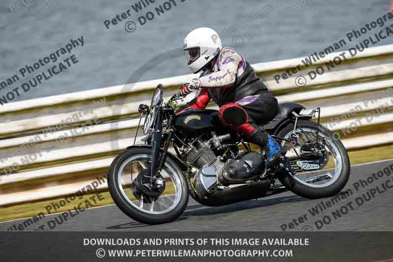Vintage motorcycle club;eventdigitalimages;mallory park;mallory park trackday photographs;no limits trackdays;peter wileman photography;trackday digital images;trackday photos;vmcc festival 1000 bikes photographs